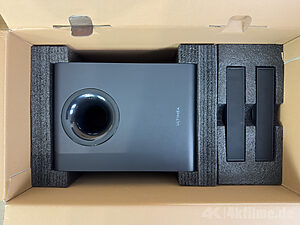 Unboxing Ultimea Nova S90: Die Surround-Lautsprecher und der voluminöse Subwoofer