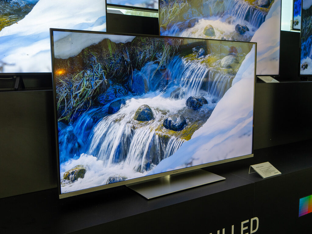 Der Panasonic W94B 4K-LCD-TV mit 144Hz