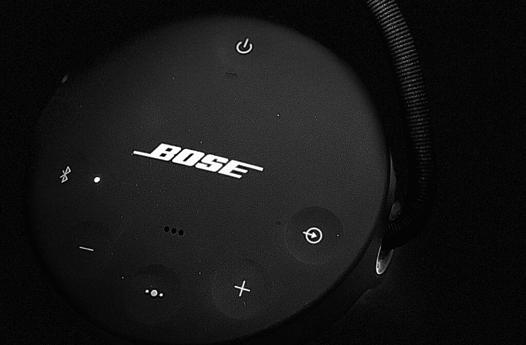 Bose und Epson arbeiten für neue Beamer zusammen.