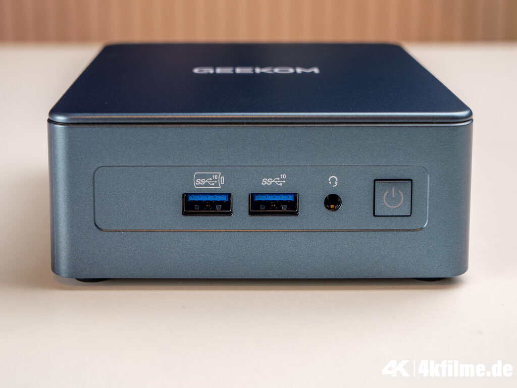 Zwei USB 3.2-Anschlüsse (Typ-A) und ein kombinierter Kopfhörer-Mikrofon-Anschluss (3.5mm Klinke) - Geekom IT12 2025-Version