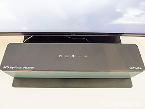 Die Soundbar der Poseidon D80 Boom von schräg oben: gut sichtbar, die Funktionstasten.