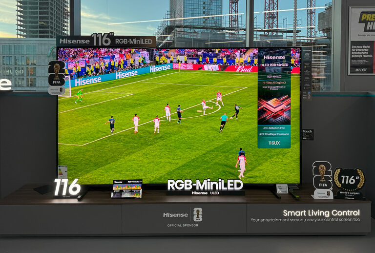 Hisense 116UXQ RGB-Mini-LED-TV steht vor seiner IFA-Premiere bereits im Saturn-Markt in Berlin