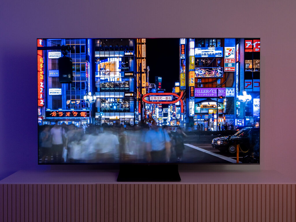 Es ist ein Wahnsinn, was der TCL Q8C (C8K) in puncto Kontrast, Leuchtkraft und Farbdarstellung abliefert. 