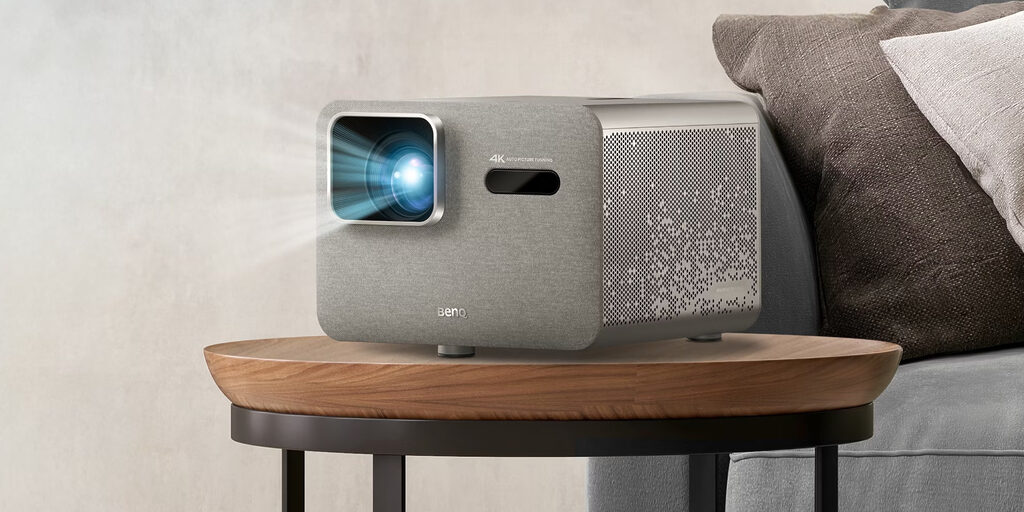Der BenQ TK705i ist ab sofort erhältlich.