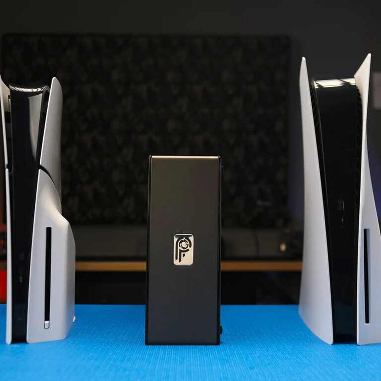 Sony PlayStation 5 im Mini-Format: Modder schrumpft die Konsole massiv