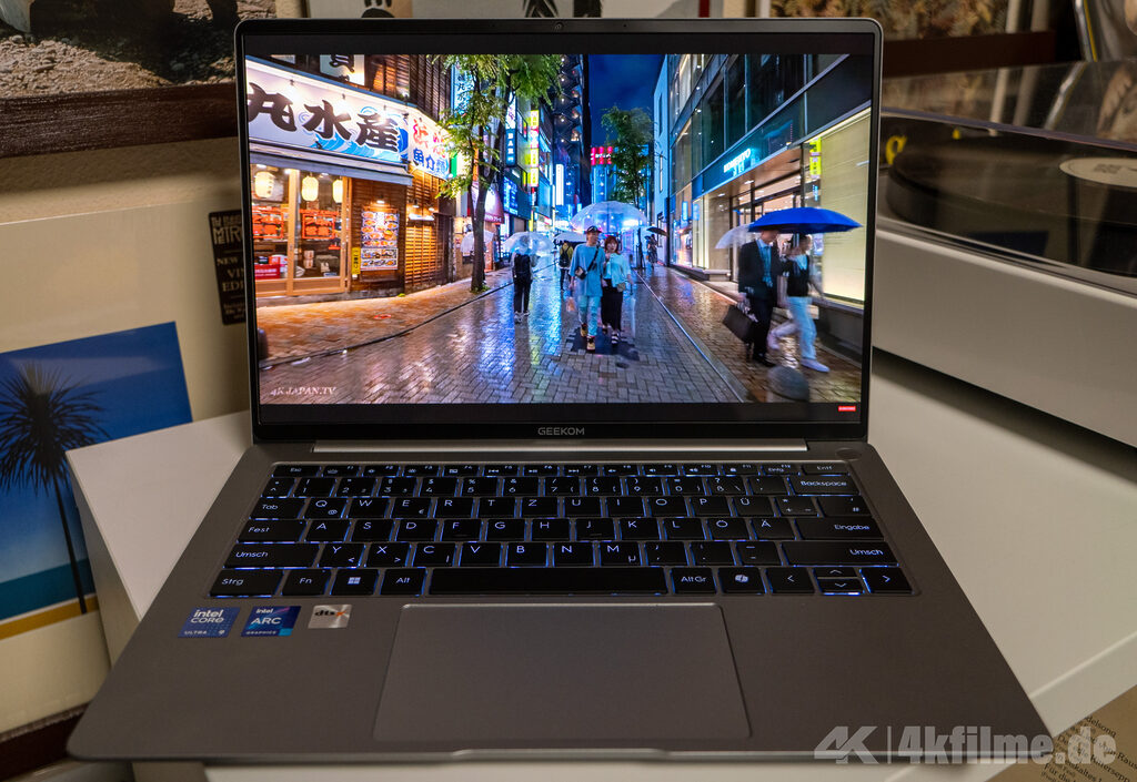 Das AMOLED-Display ist leuchtstark, knackig scharf und farbenfroh. Eines der Highlights des Geekboox X14 Pro. 