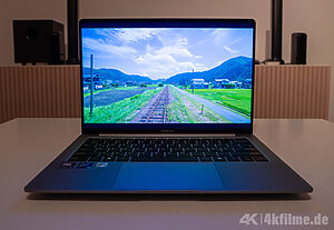 Das AMOLED-Display von vorne.