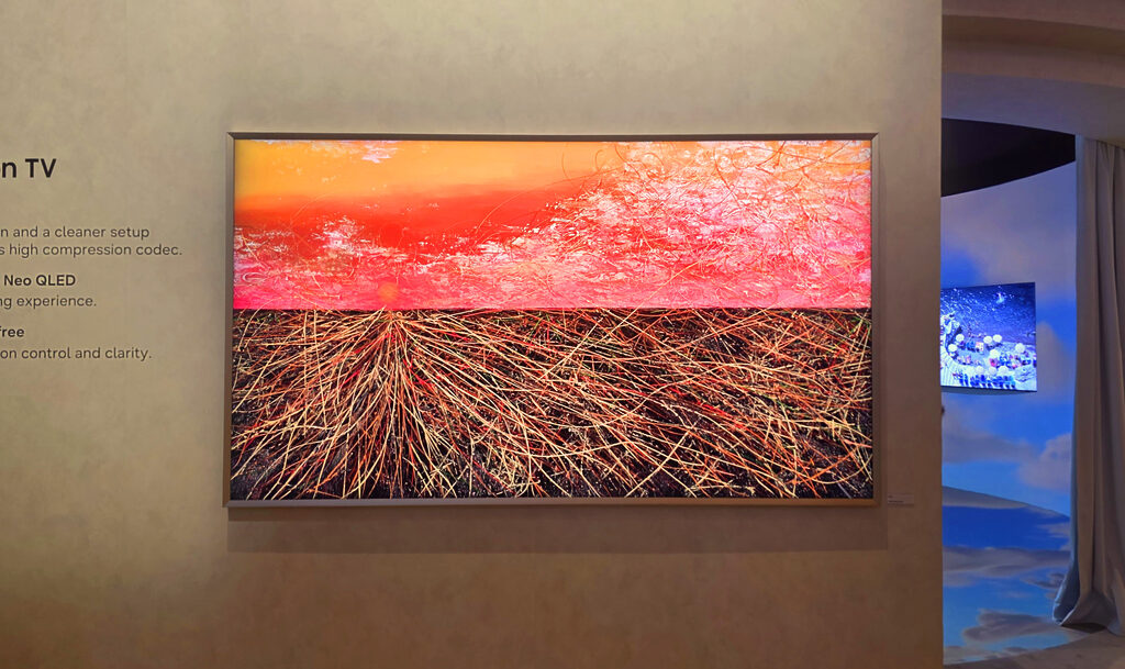 Den The Frame Pro mit NEO QLED-Display (Mini-LED) gibt es ab diesem Jahr auch in 55 Zoll. 