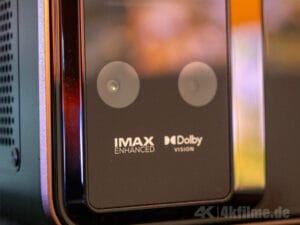 Der Hisense XR10 ist IMAX Enhanced zertifiziert, unterstützt Dolby Vision, Dolby Atmos und besitzt ausreichend Sensoren, die sich um die unkomplizierte Einrichtung des Bildes kümmern.