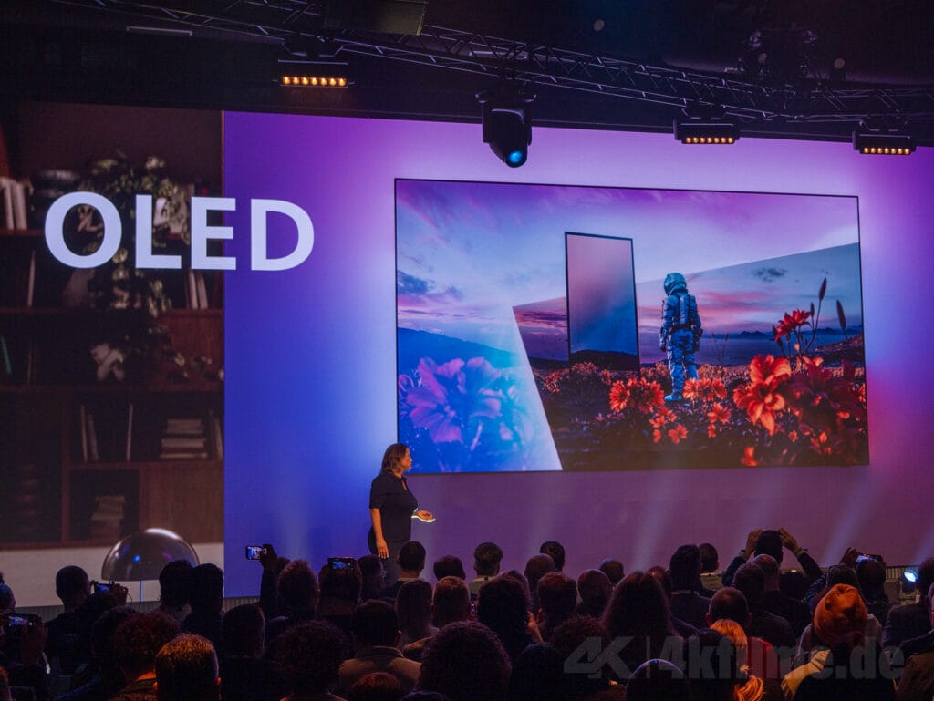 Der OLED811 ist ein hervorragender Mid-Range-OLED-TV mit neuen Features wie Dolby Vision 2 Max, 165 Hz und AmbiScape