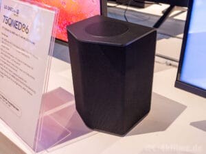Die Rear-Lautsprecher der DS95AR Dolby Atmos Soundbar können frei im Raum platziert werden und bieten zudem Unterstützung für 3D-Sound dank nach oben gerichteten Lautsprechern.