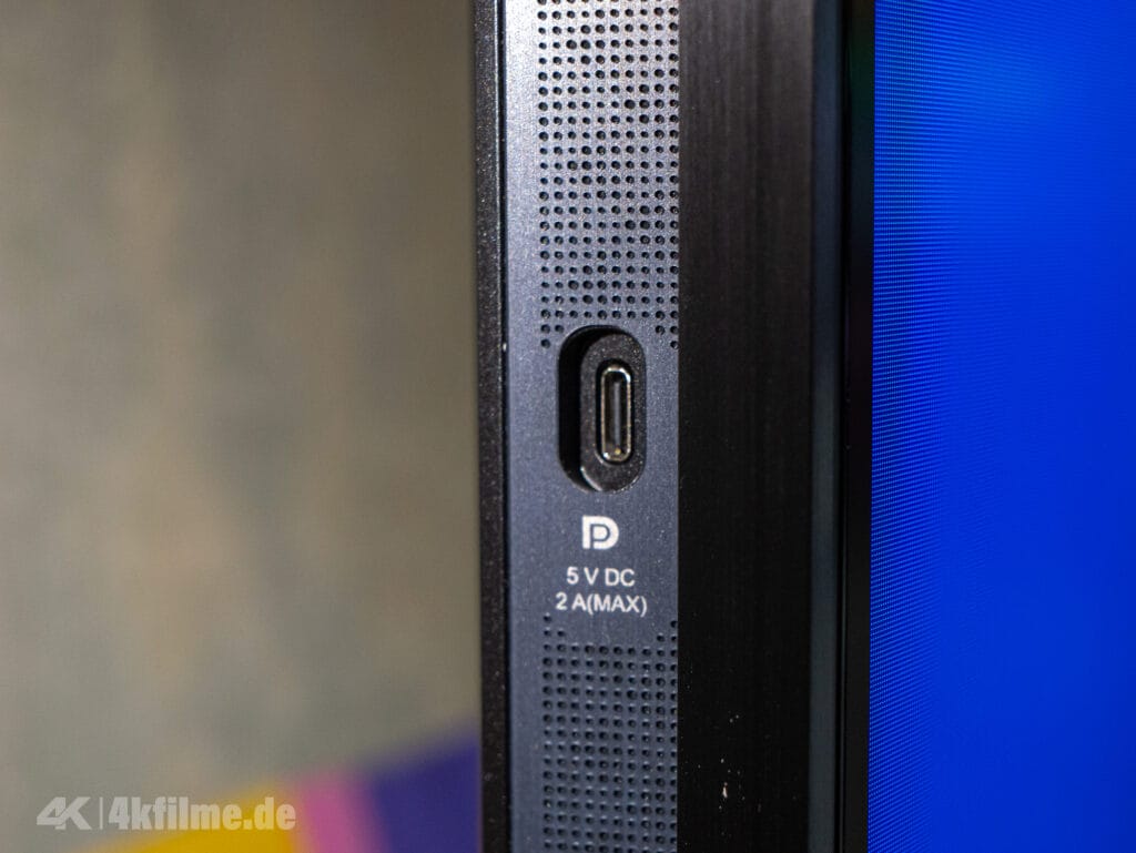 Der USB-C-Anschluss mit DisplayPort 1.4-Support am Hisense UR9S 4K RGB Mini LED-TV ist derzeit einmalig in der TV-Landschaft.