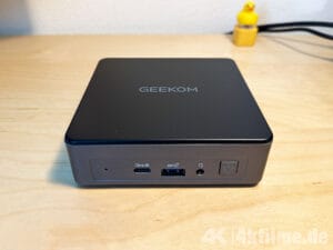 Drei leicht zugängliche Anschlüsse an der Front des Geekom Air12 2026