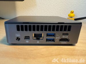 Die meisten Anschlüsse finden wir jedoch auf der Rückseite des Geekom Air 12 2026 Mini PC wieder.
