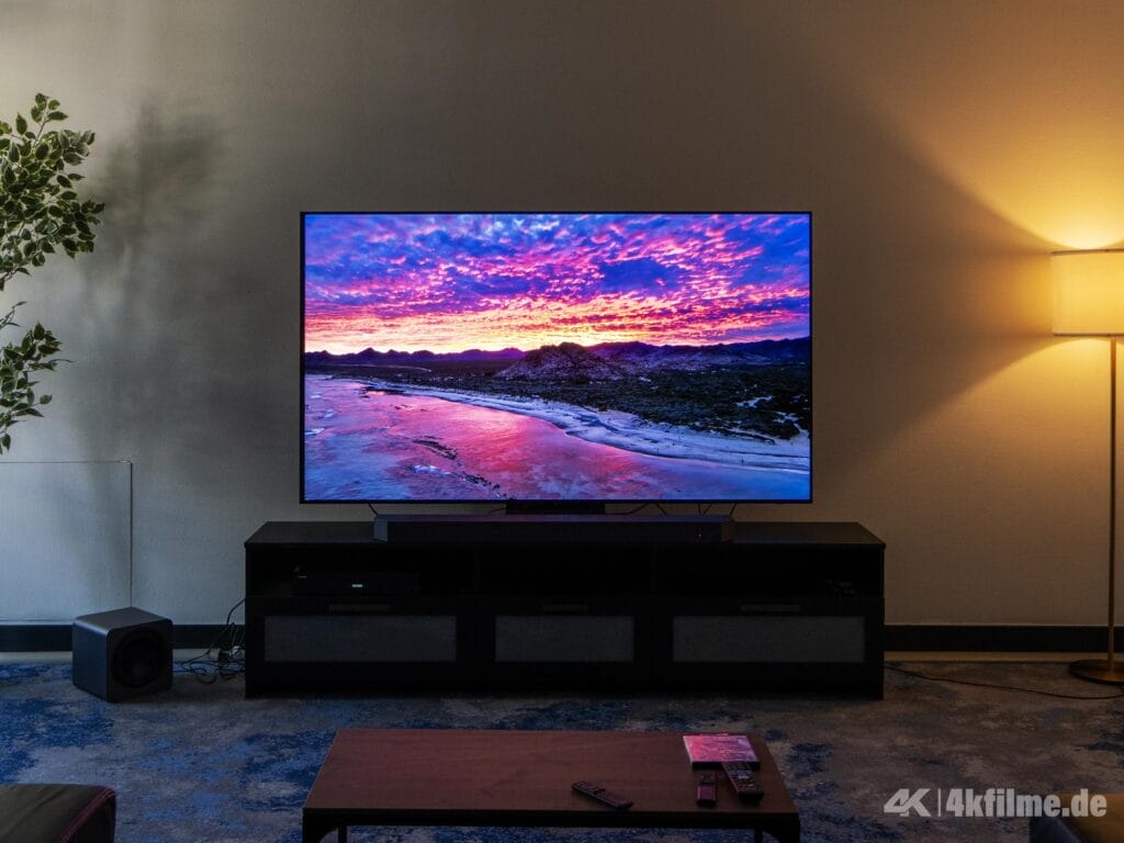 Das Design des Samsung S90H OLED TV 2026 konzentriert sich primär auf das hochwertige Bildqualität des OLED-Panels. 