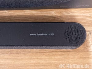 TCL und Bang & Olufsen bringen in der A65K sogar zwei Höhenlautsprecher unter.