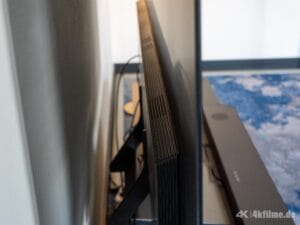 Zusätzlich findet man Lautsprecher für die Höhenverarbeitung von Dolby Atmos-Signalen bzw. das Upmixing von Surround-Soundquellen (Samsung S90H)