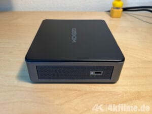 Ein Kensington-Lock ist an der Seite des Geekom Air 12 2026 vorbereitet.