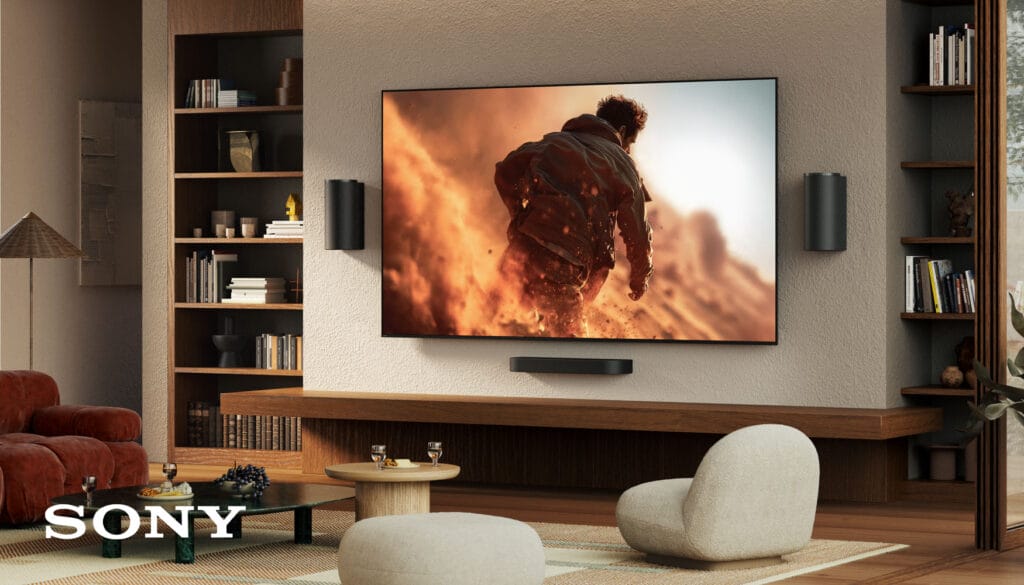 Der Sony Bravia 7 II True RGB TV 2026 in der größten Variante mit 98 Zoll kombiniert mit dem neue Sony Bravia Theatre Trio 3-Wege-Soundsystem.