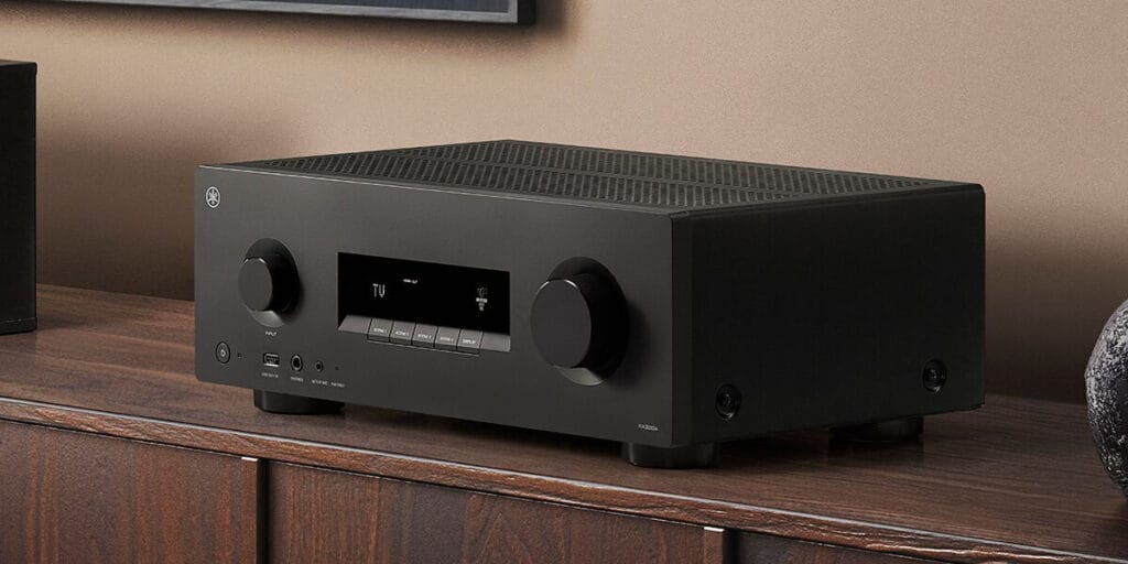 Der Yamaha RX300A verzichtet auf eine Internetverbindung.