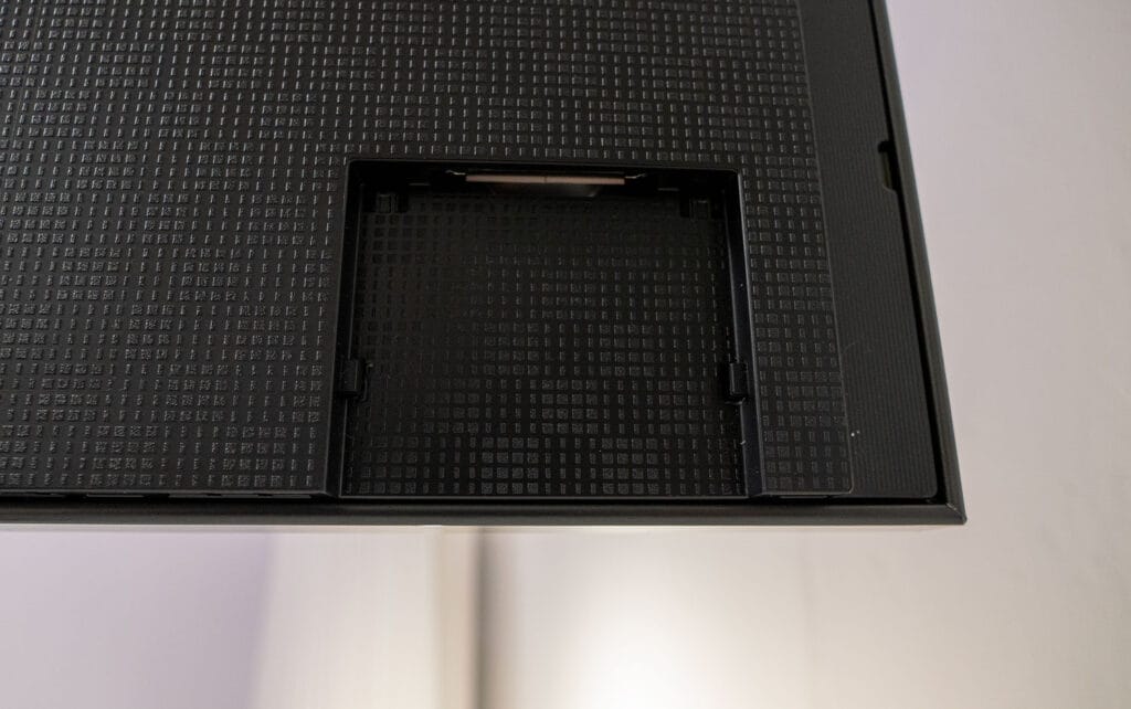 Mit diesen Anschluss lässt sich der Sender der optionalen Wireless Connect Box mit dem R95H verbinden.