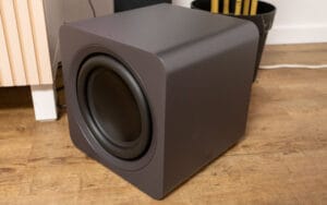 Der neue Cube-Subwoofer, mit Dual-Treiber-Design liefert der HW-Q995GH-Kombo genug Tiefe!