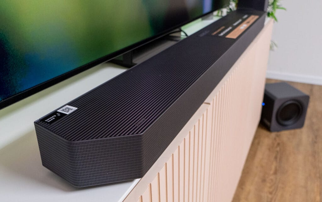 Gehört einfach zusammen, Premium-Bild + Referenz-Sound mit der HW-Q995GH Dolby Atmos Soundbar (Nachfolger der HW-Q995GF)