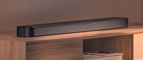 Die JBL Bar 300 MK2 unterstützt Dolby Atmos und kann erweitert werden.