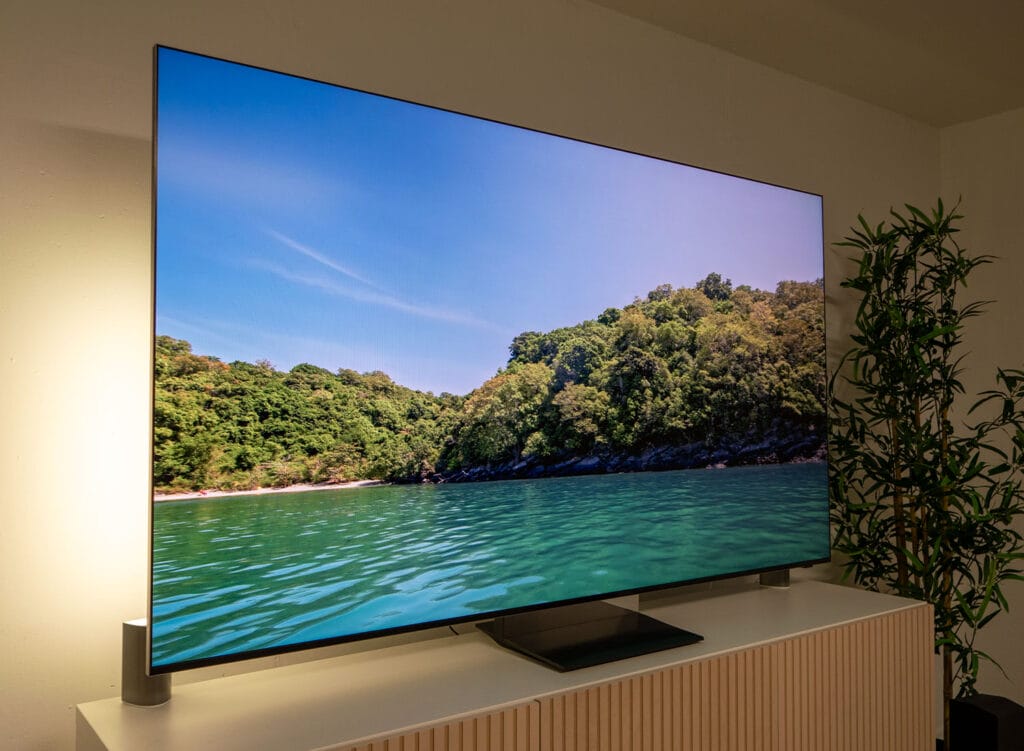 Wir bringen euch die wichtigsten Features und Funktionen des Samsung R95H Micro RGB TV näher.