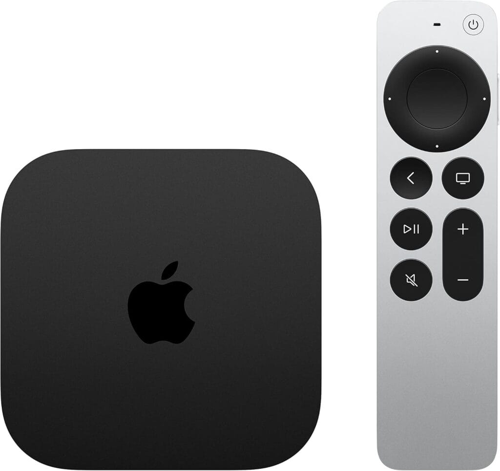 Die Siri-Remote (rechts) hinkt unserer Auffassung nach immer noch dem Branchenstandard hinterher – ist aber eine deutliche Verbesserung gegenüber dem Vorgänger.