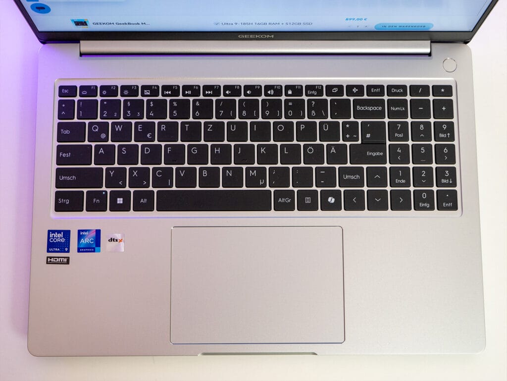 Das Tastaturlayout des GeekBook M16 von Geekom.