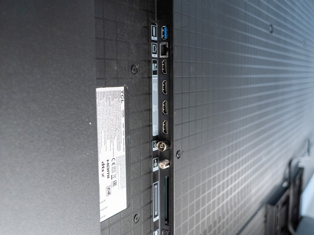 Vier vollwertige HDMI 2.1-Anschlüsse beim TCL C8L und bis zu 165 Hz, was möchte man als Gamer mehr?