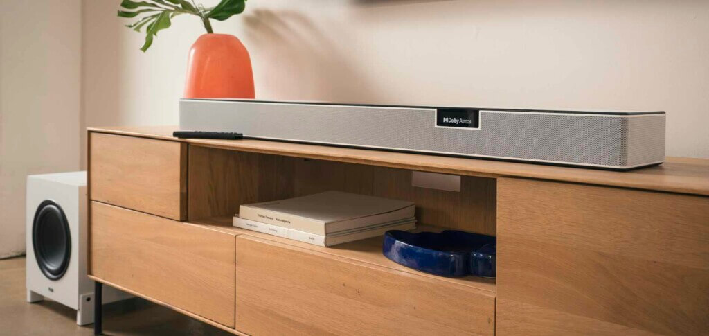 Die Teufel Cinebar Pro 2 enthält im Lieferumfang einen kabellosen Subwoofer.