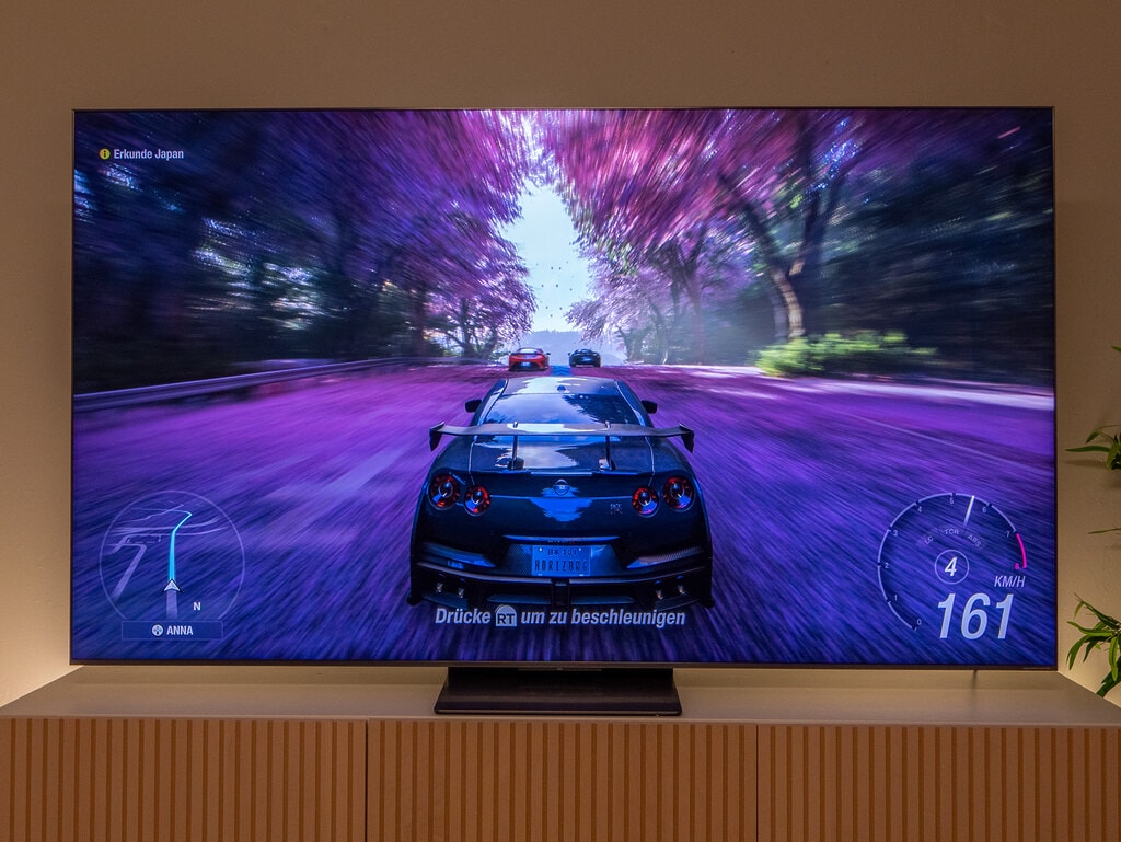 Reaktionsschnell, farbenfroh und kontraststark zeigt sich der TCL C8L auch beim Gaming von einer weiteren Schokoladenseite.