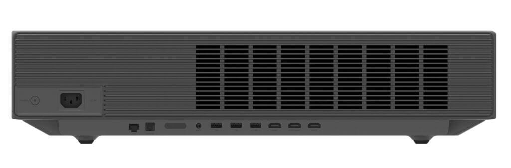 Auf der Rückseite des XGIMI Aura 3 Max erkennt man unter anderem drei HDMI-2.1-Anschlüsse.