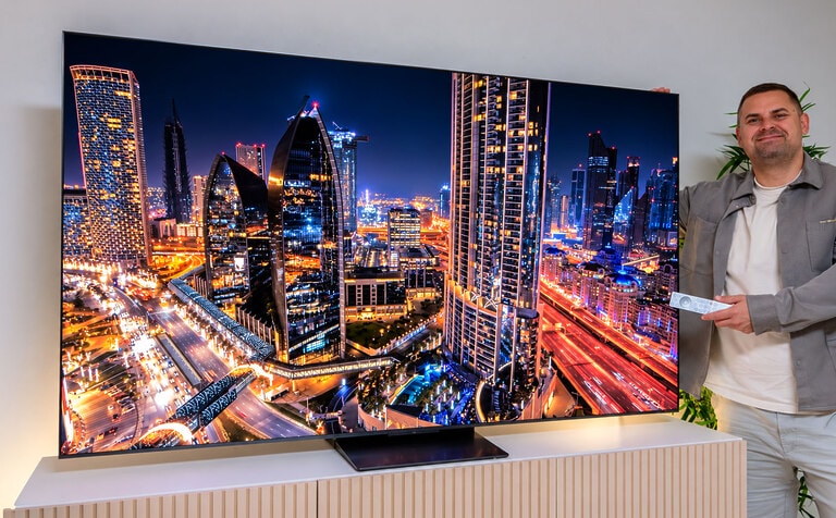 Test TCL C8L: Der helle SQD-Mini-LED-TV macht beim Preis-Leistungs-Verhältnis weiter Druck