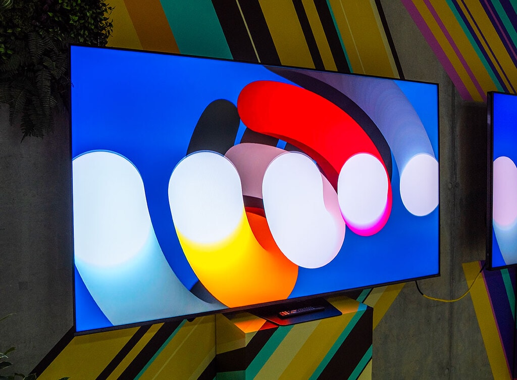 Der Hisense 65UR8DS RGB Mini LED TV lässt seine visuellen Muskeln spielen